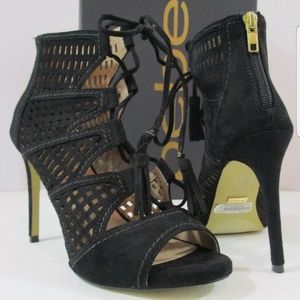 NEW BEBE Sadin Laser-cut Sandals  Retail $91Bol